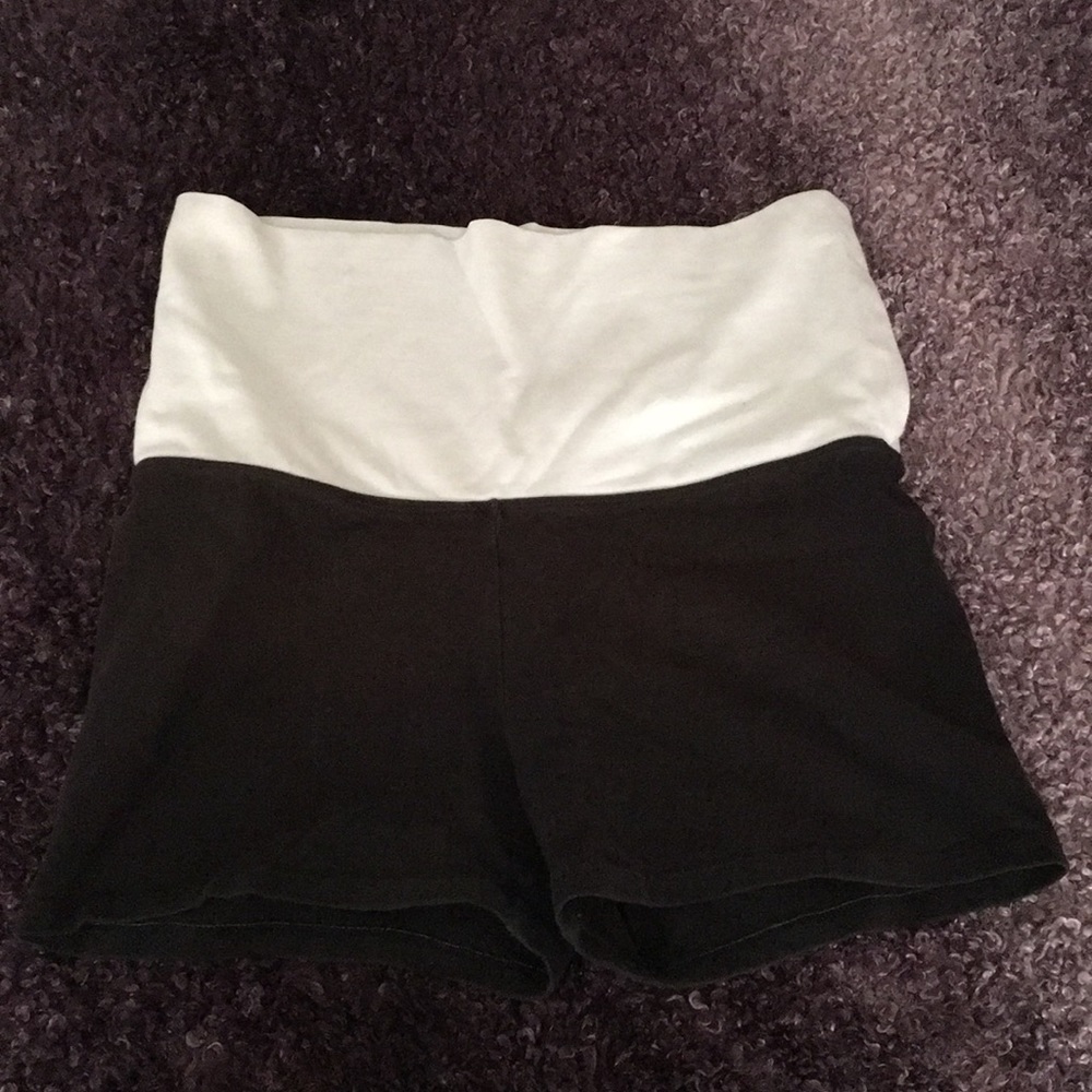PINK Victoria’s Secret Yoga Short!